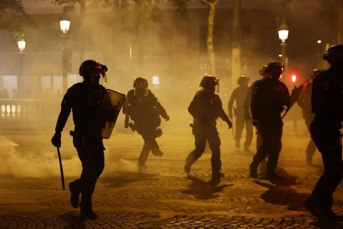 In Paris, police arrested more than 500 people after PSG's victory in the Champions League
