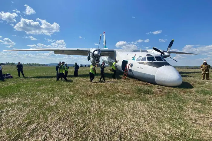 An-24 wylądował awaryjnie w obwodzie irkuckim (zdjęcia, wideo)