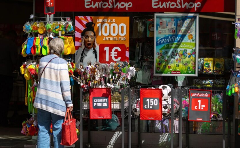 Inflation in the Eurozone falls below 2% for the first time in eight months