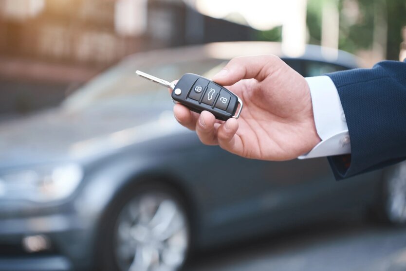 Fahrern wurden 4 europäische Autos gezeigt, die über eine Million Kilometer fahren können