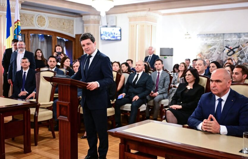 Президент Румынии: ключевая цель нового правительства - преодоление бюджетного кризиса