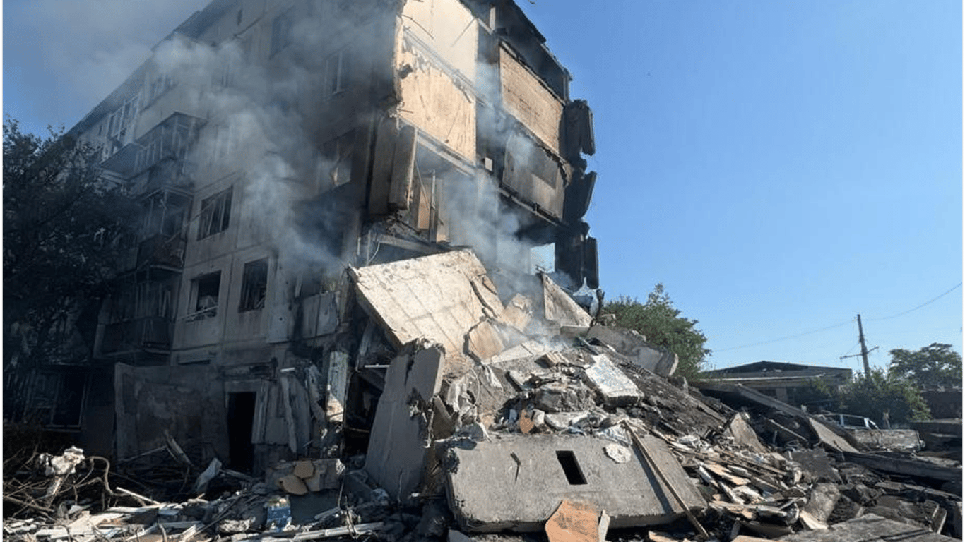 Окупанти атакували Донеччину — з-під завалів дістали загиблу