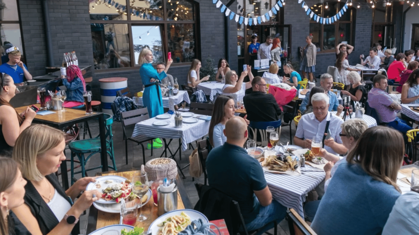 Legalność działania odesskich restauracji i klubów bez schronienia