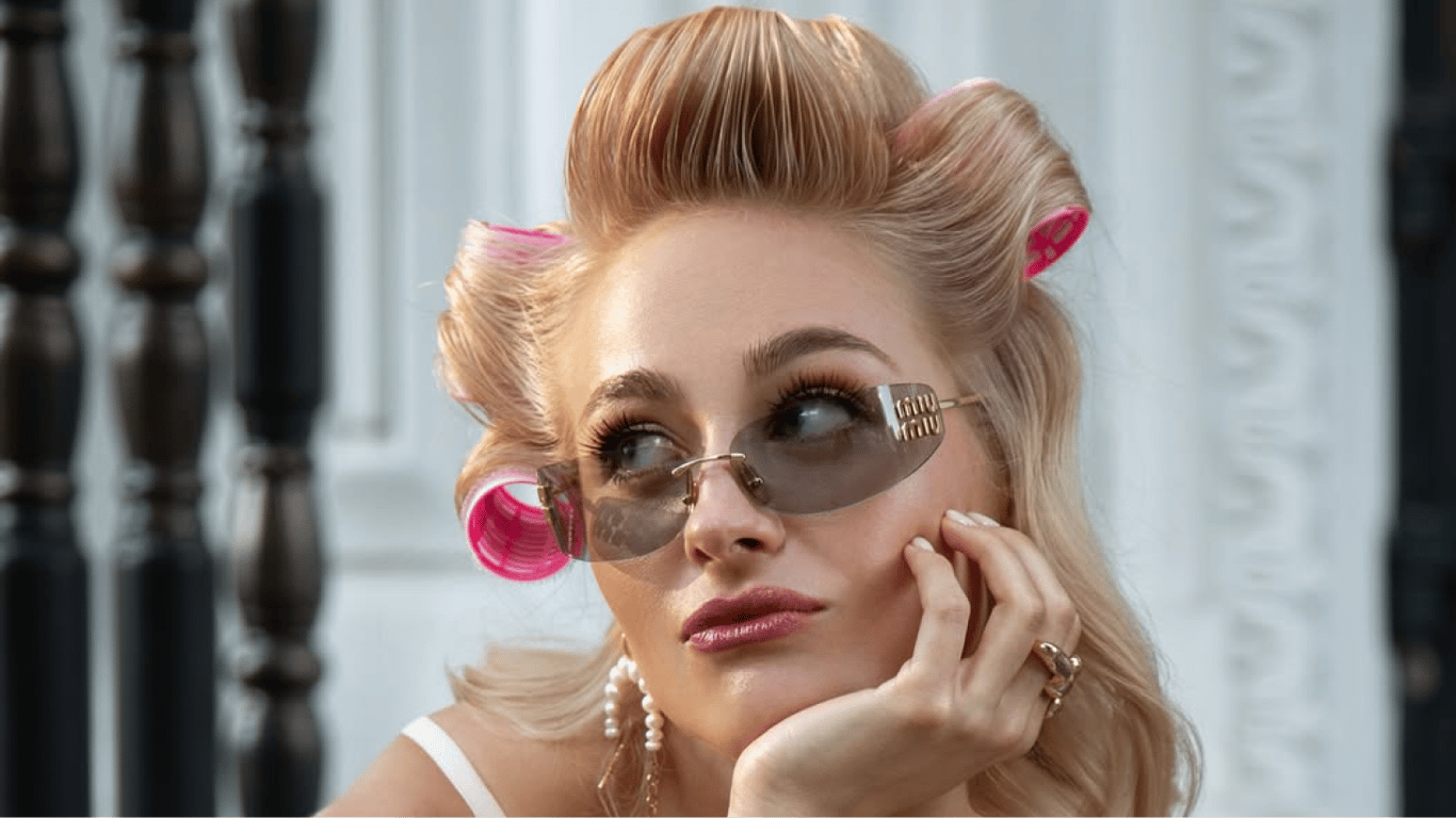 Just on the street — how Nastya Tsymbalaru celebrated her 33rd birthday