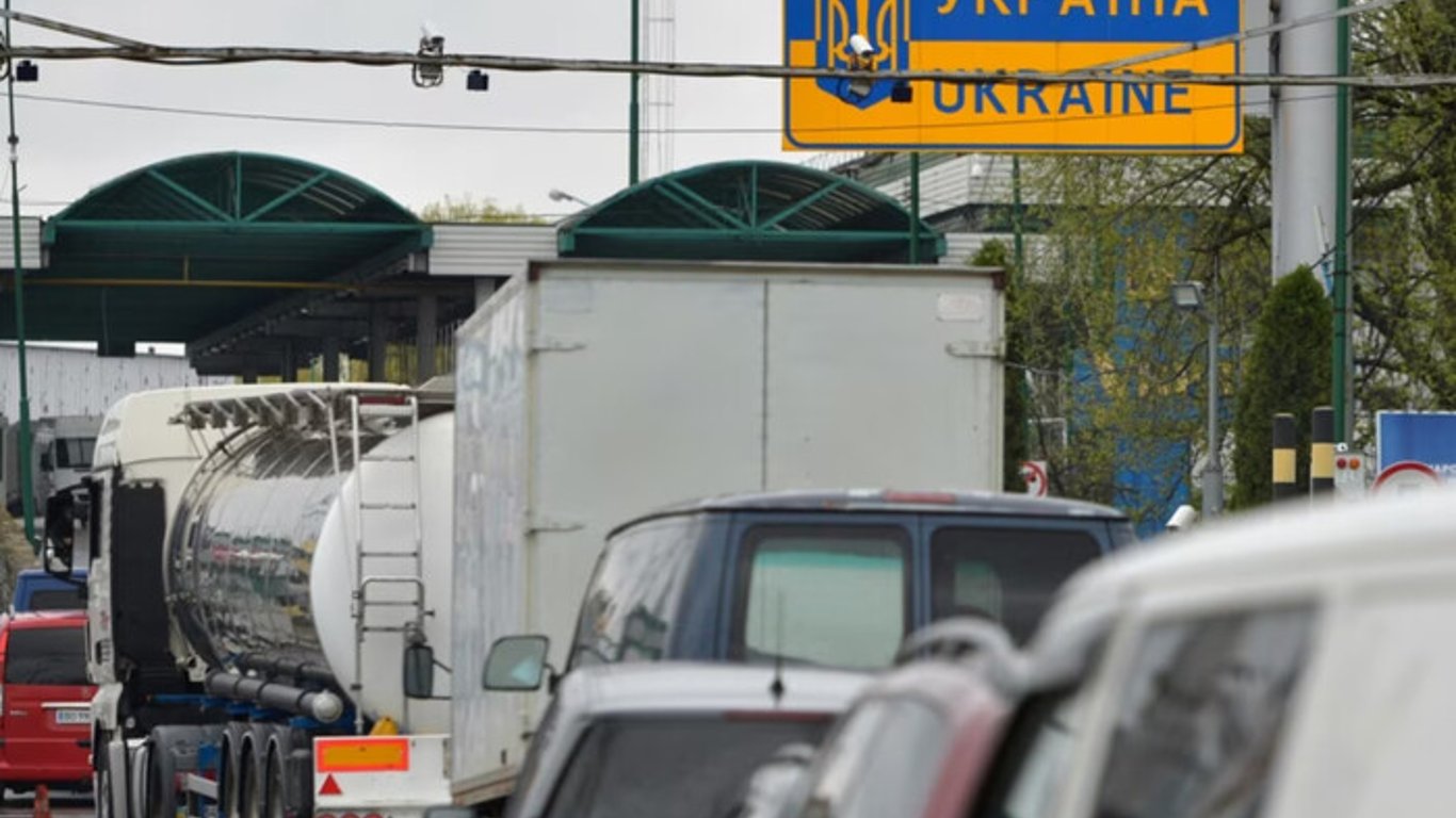 Exit to Moldova Complicated — Where Traffic Jams on the Odessa-Reni Route